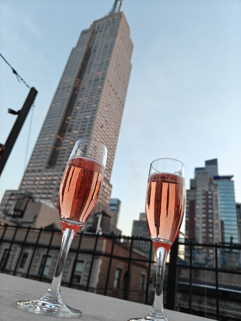 Dakterras Kixby Hotel New York met uitzicht op Empire State Building