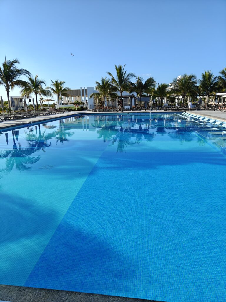 Zwembad Hotel Riu Latino Costa Mujeres