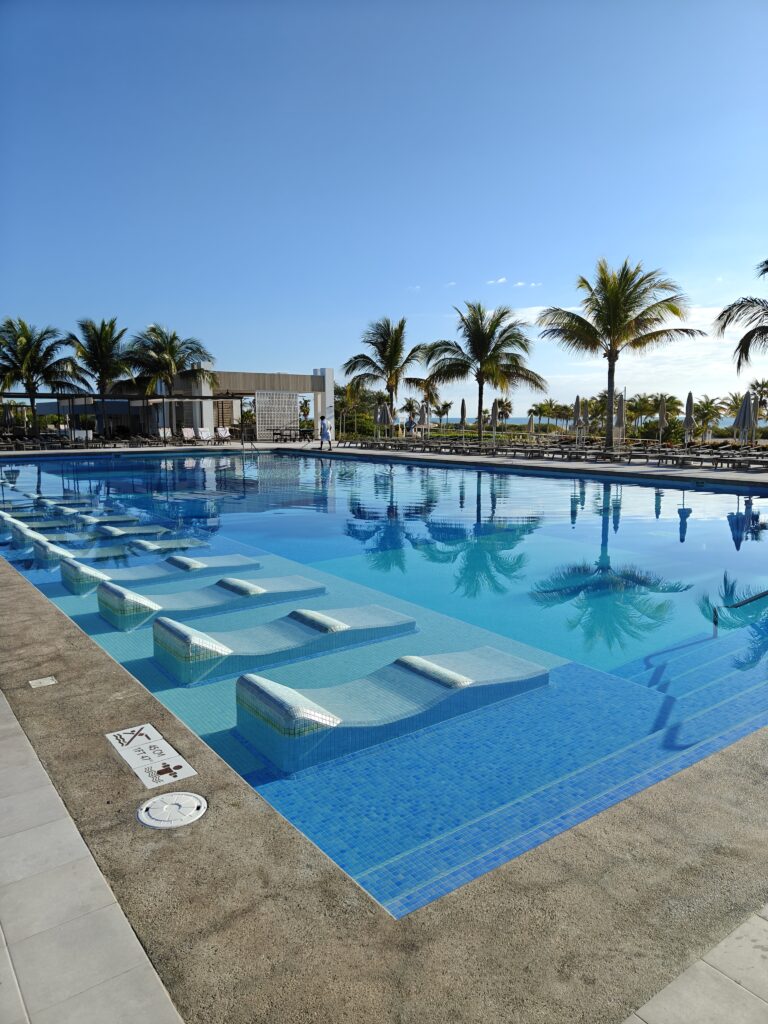 Zwembad Hotel Riu Latino Costa Mujeres
