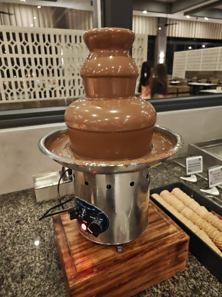 Chocoladefontein bij het dessertbuffet