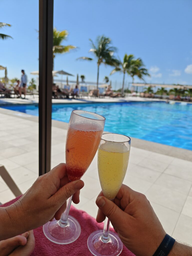 Zwembad Hotel Riu Latino Costa Mujeres