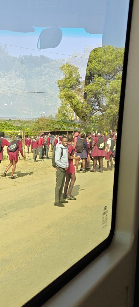 Schoolkinderen in uniform in eSwatini